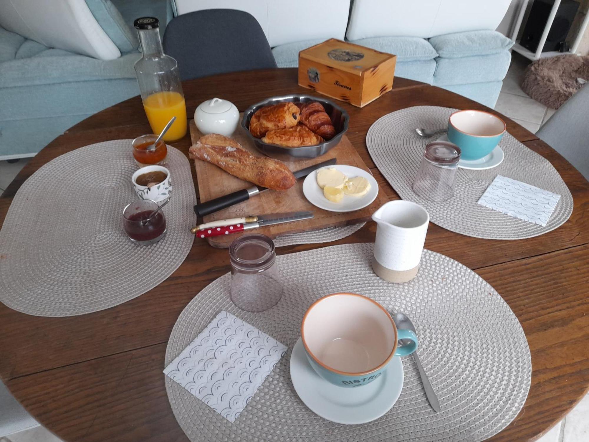 Cocooning Au Saut Du Loup Bed & Breakfast Lavergne  Exterior foto