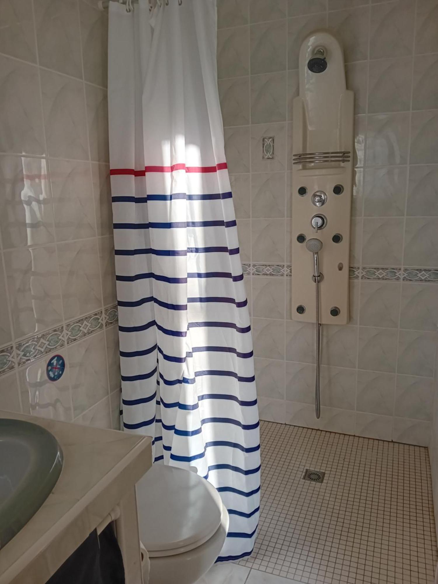 Cocooning Au Saut Du Loup Bed & Breakfast Lavergne  Exterior foto
